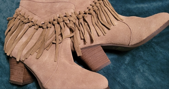 SBICCA VINTAGE COLLECTION Woman’s Suede Leather Fringe Ankle Heeled Boots - Picture 1 of 9